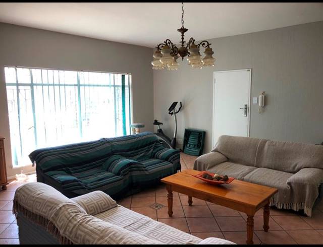 5 BEDROOM HOUSE FOR SALE IN GLENVISTA